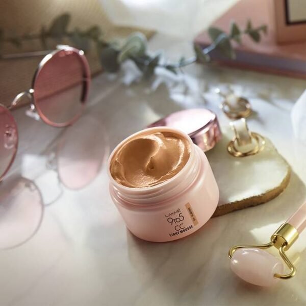 Lakmé 9 to 5 CC MOUSSE Foundation - Image 5